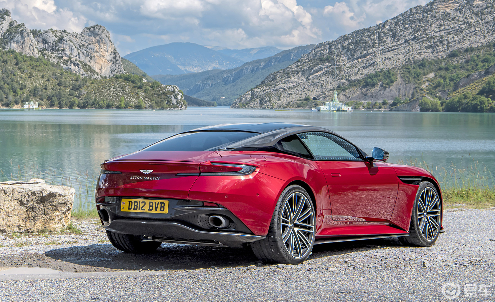 阿斯顿马丁横扫红牛车队，皮亚斯特里惊艳四座