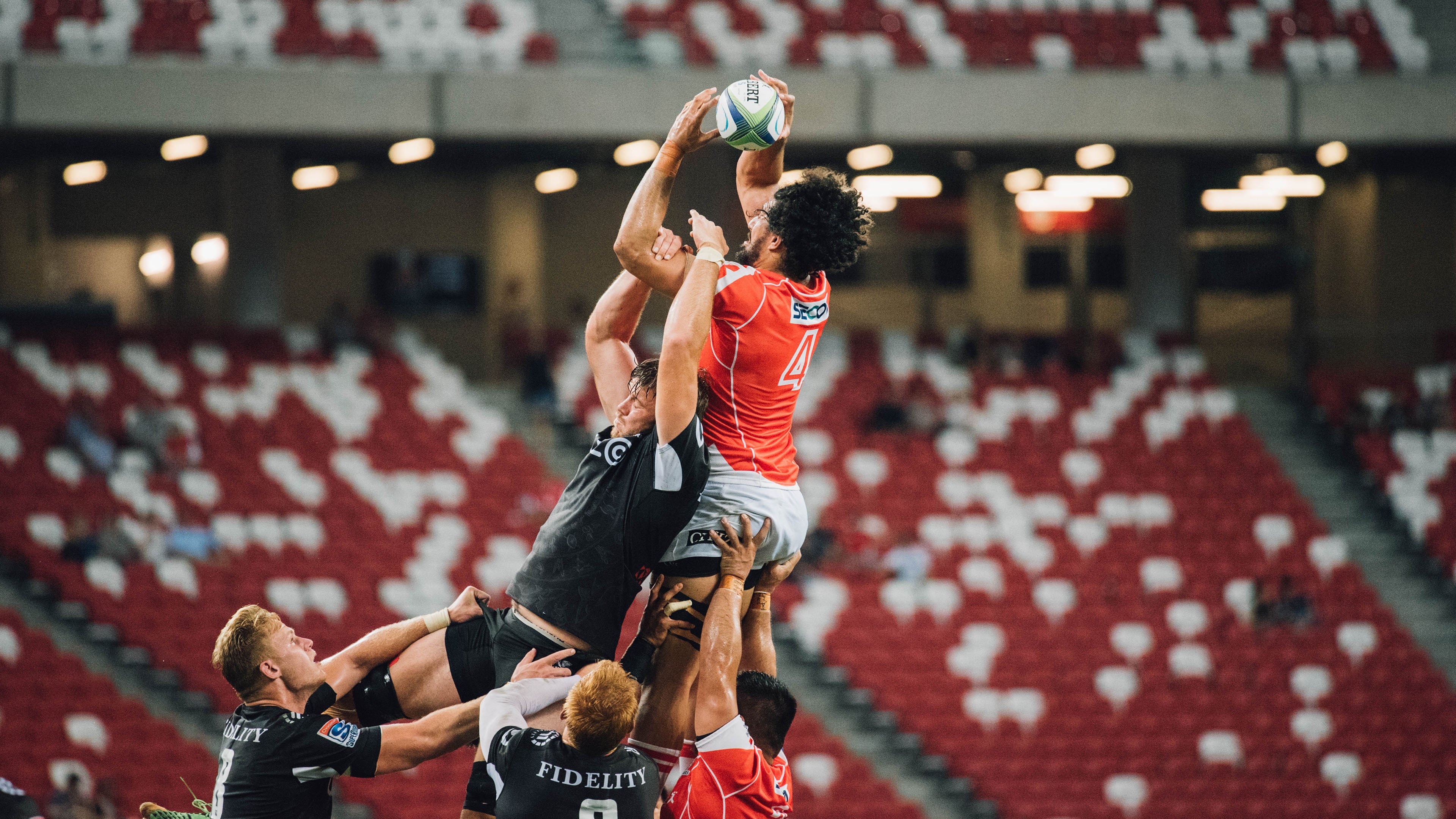 意甲焦点战之夜,篮球巨星约基奇意外成为全场焦点